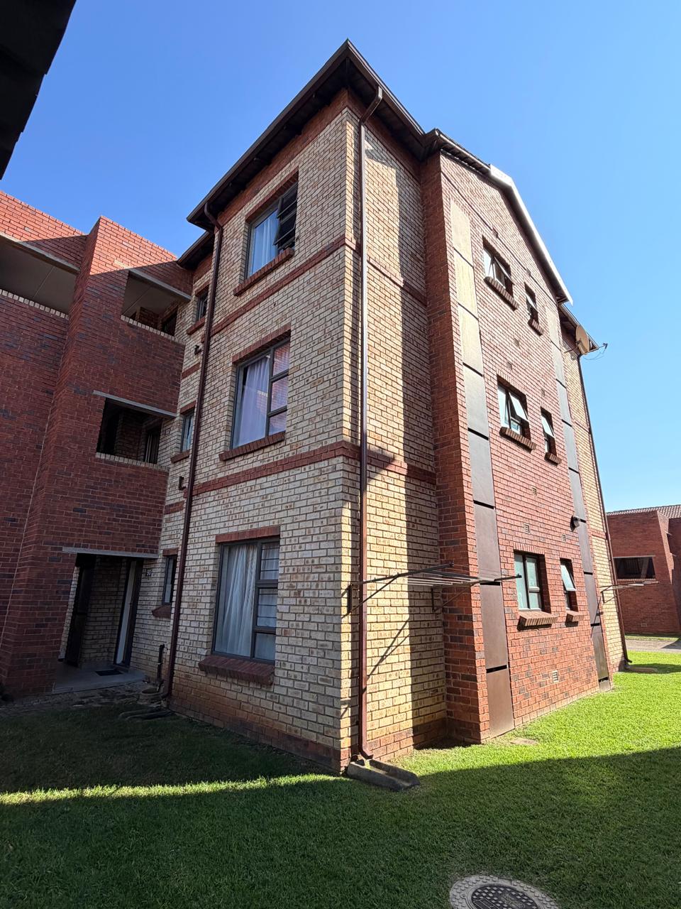 2 Bedroom Apartment / Flat for Sale in Randpark Ridge
