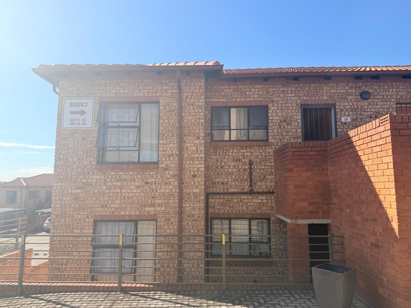 2 Bedroom Apartment / Flat For Sale In Weltevreden Park