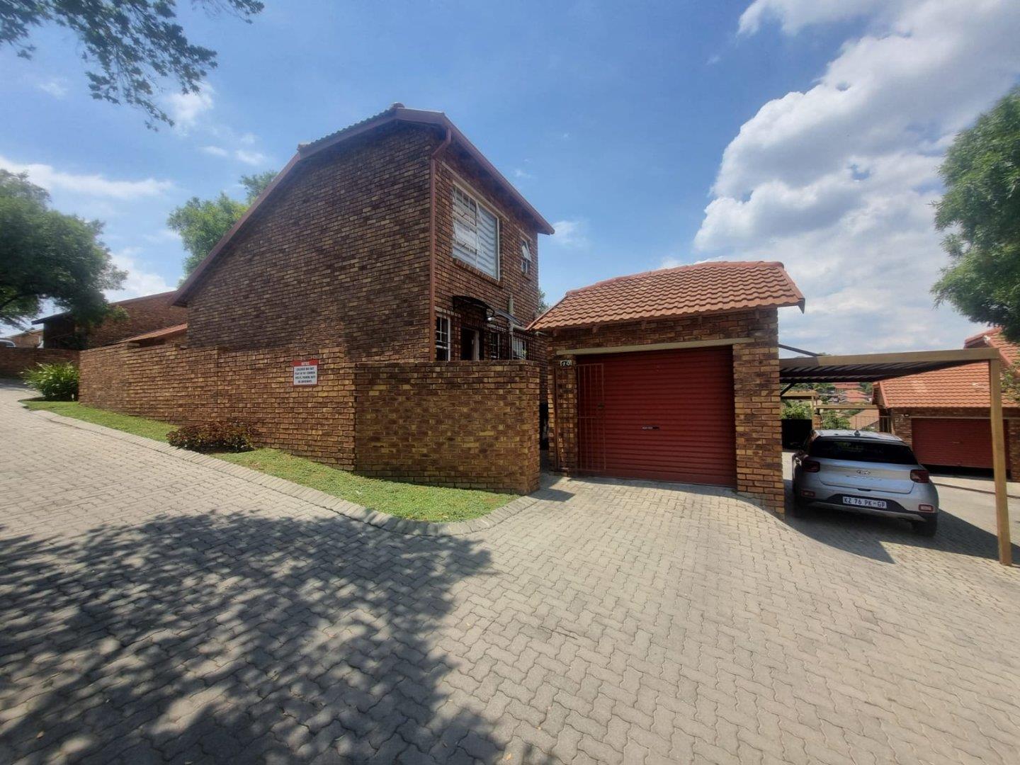 3 Bedroom Apartment / Flat For Sale In Wilgeheuwel