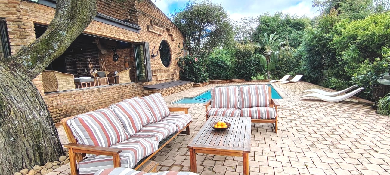 3 Bedroom House For Sale In Helderkruin View