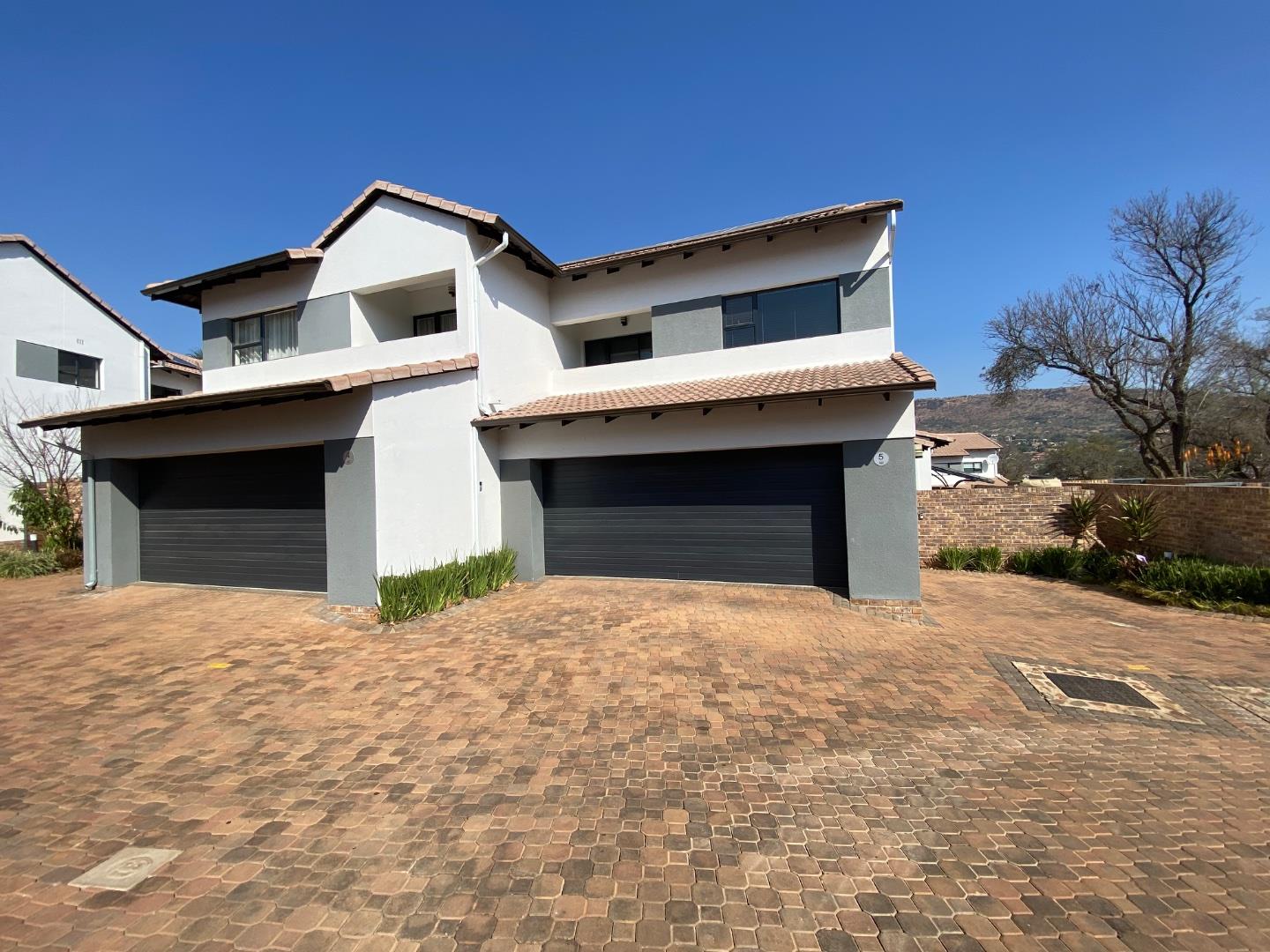3 Bedroom House for Sale in Ruimsig Country Estate
